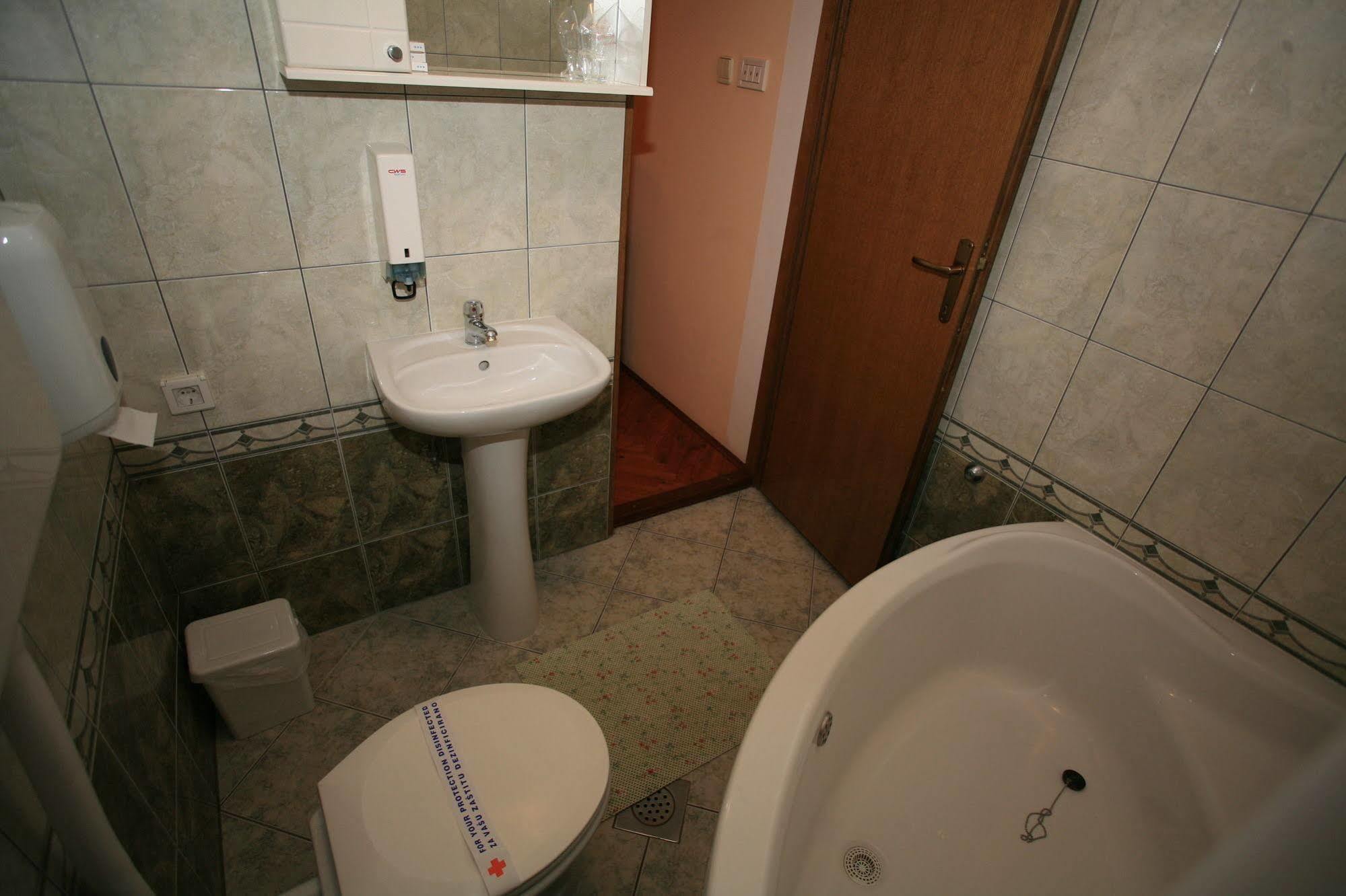 ביליה Apartments Vrata Baranje מראה חיצוני תמונה